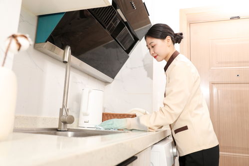 設圖廚房櫥柜清潔保潔服務女性人物攝影圖 攝影