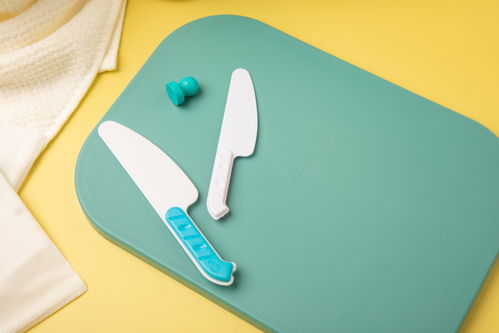 綠色兒童餐具母嬰用品攝影圖 st攝影